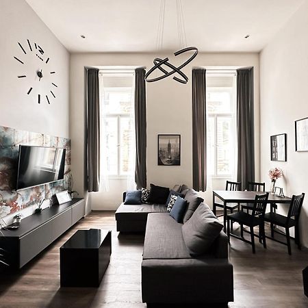 Contemporary Jindrisska Apartment Praga Exterior foto